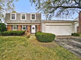 1422 Chalfont Dr, Schaumburg, IL 60194