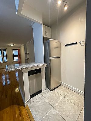 5th image of 144 W 46th St #5B