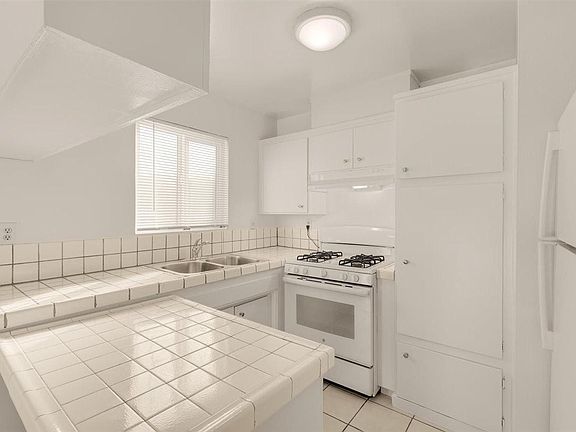 5th image of 10193 Park Cir W APT 1