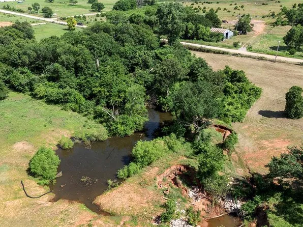 11301 180th St, Lindsay, OK 73052