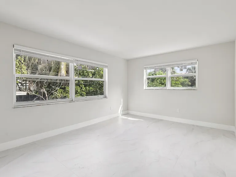 The Oaks Apartments — Photo 46