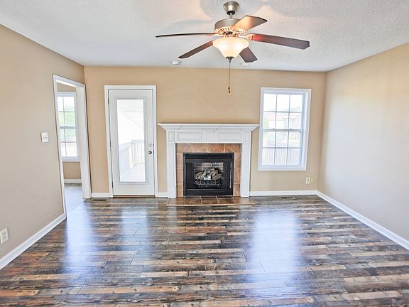 4th image of 3420 Bradfield Dr