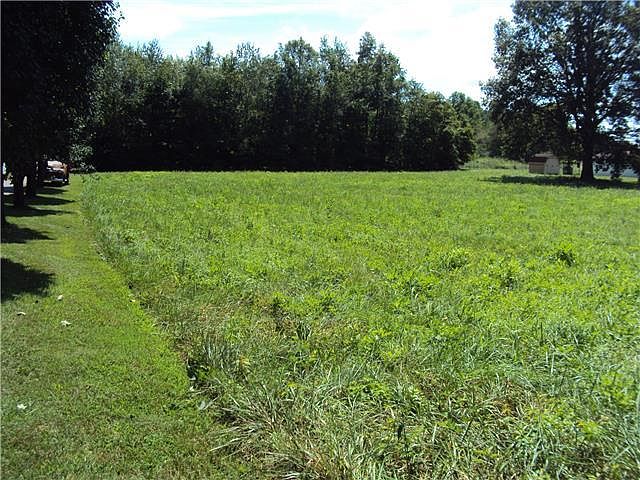 2nd image of 2790 Blue Springs Rd