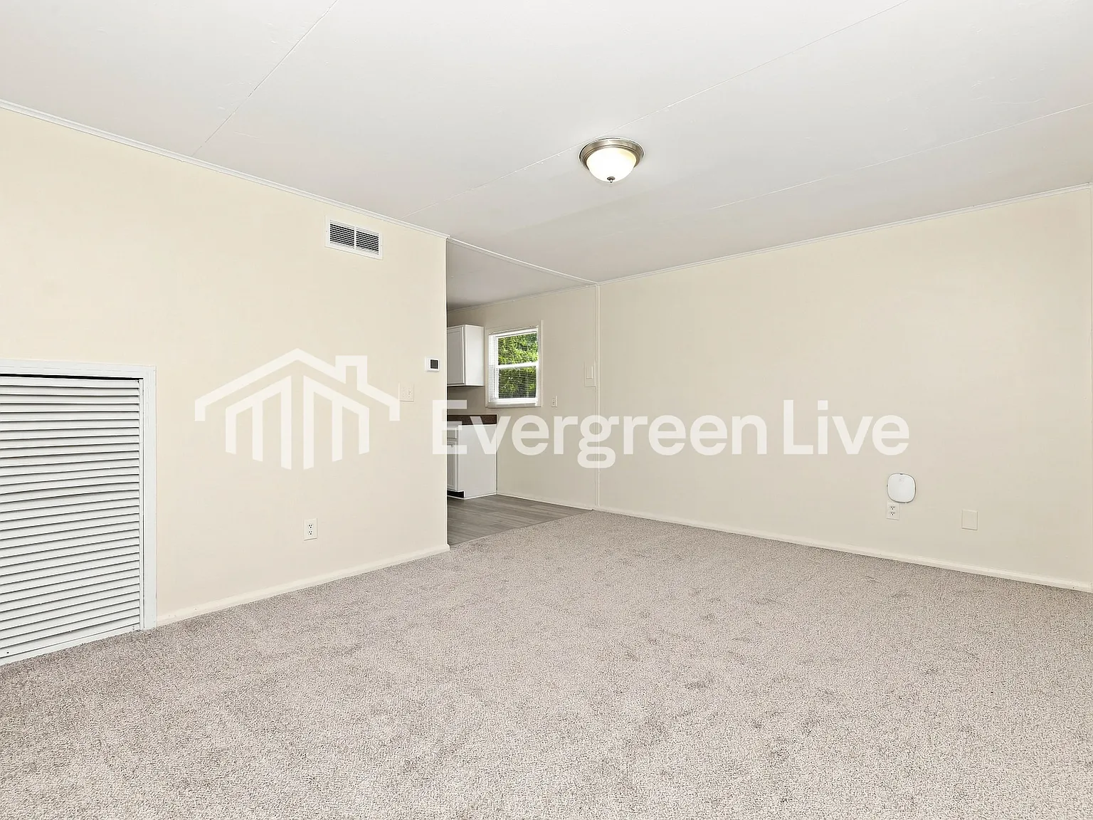 2 bed, 1.0 bath, 744 sqft, $1,195 — Photo 2