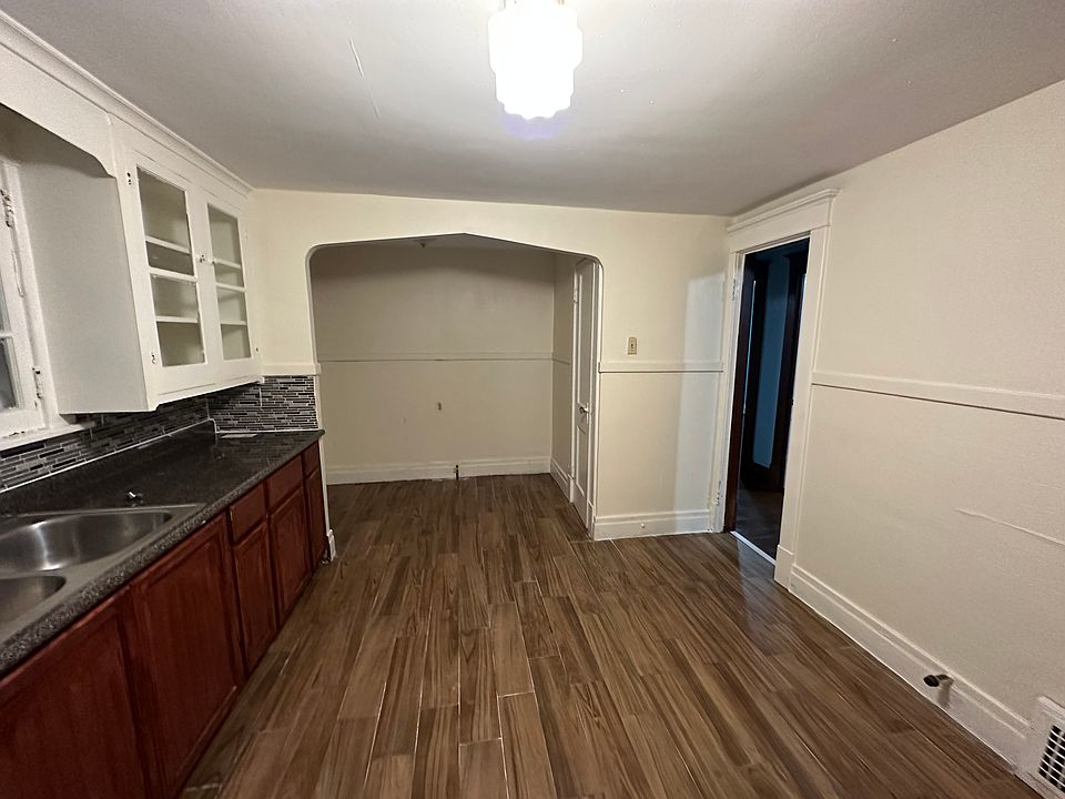 1st image of 19 Ruspin Ave Floor 1