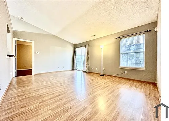 1460 Blue Brook Way — Photo 3