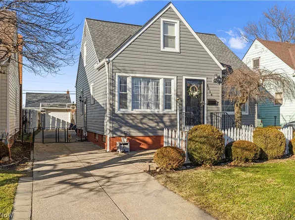 8014 Lanyard Dr, Parma, OH 44129