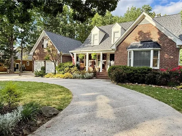3316 Marlborough Rd, Burlington, NC 27215