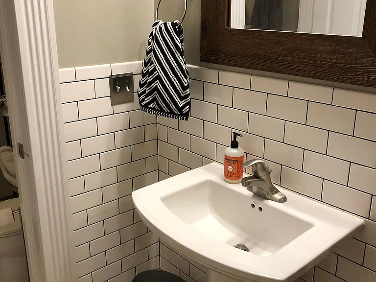 209 E Broadway St #5 — Photo 11