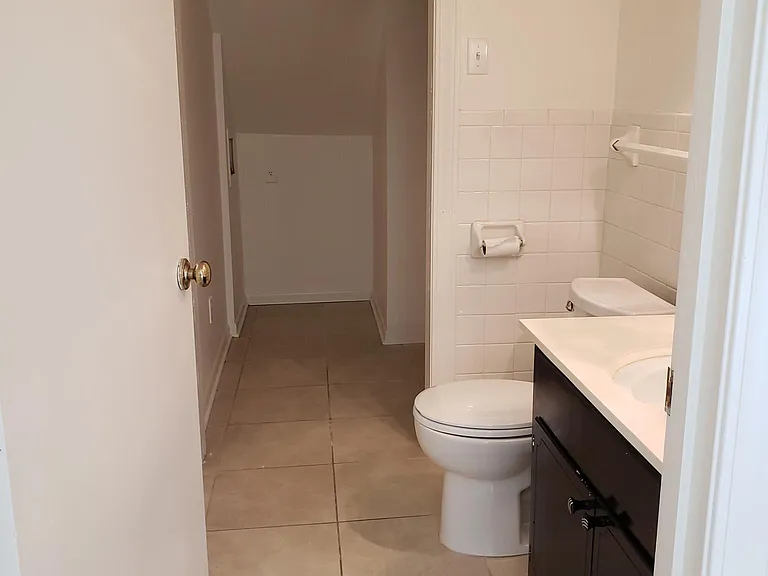1505 Eastmoreland Ave — Photo 10