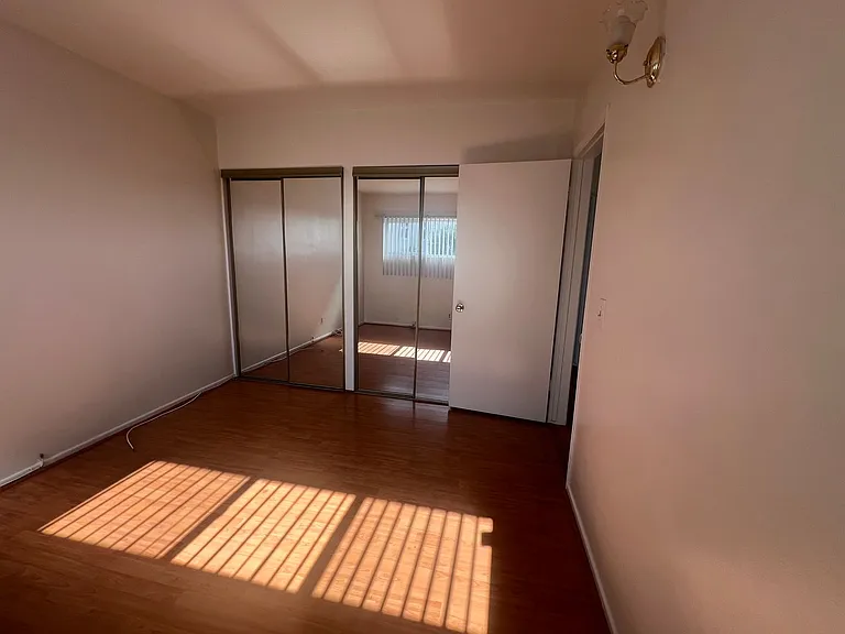 5350 Russell Avenue — Photo 26