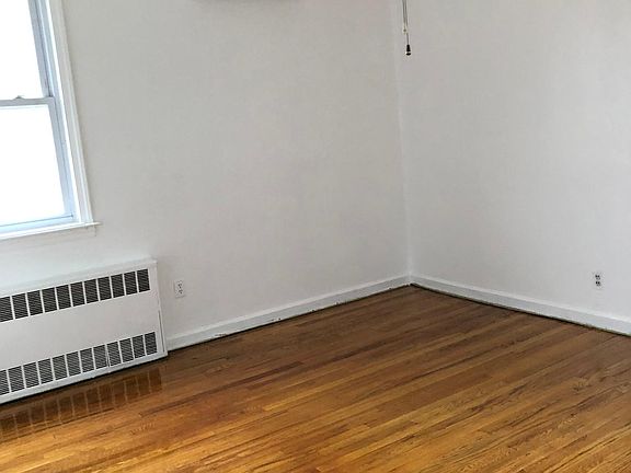 5th image of 1832 Kimball St #2