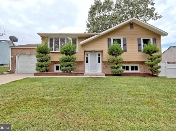 11 Lanark Rd, Turnersville, NJ 08012