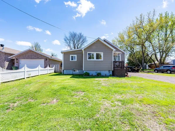 20 Hilda St, Petawawa, ON K8H 1T6