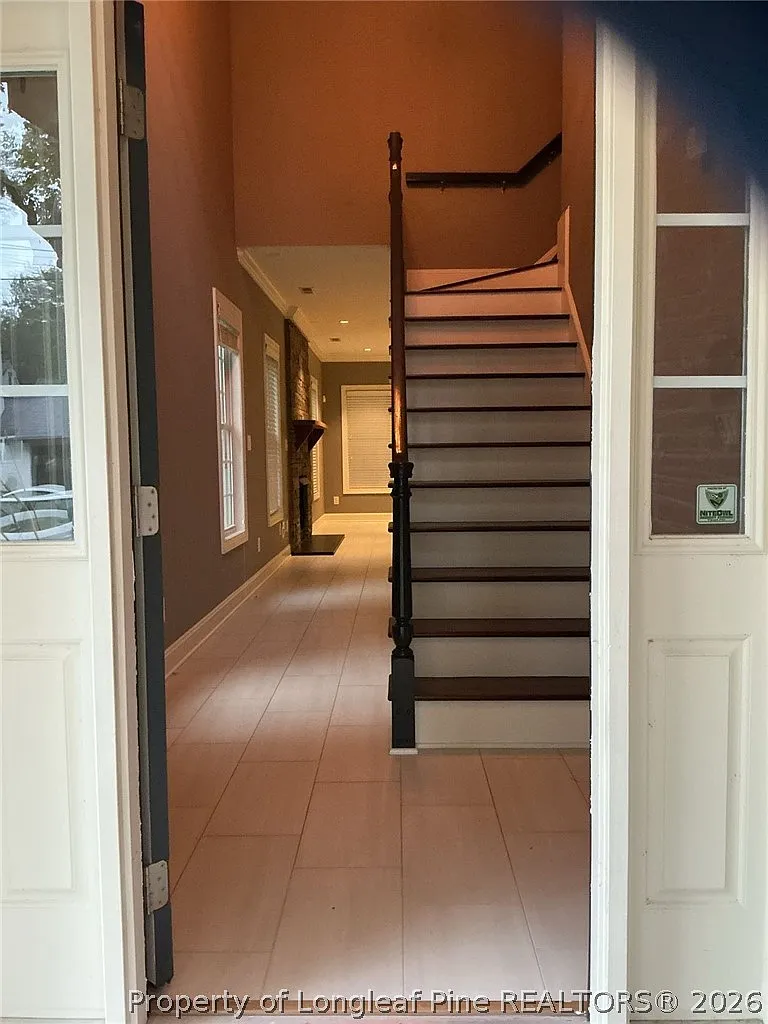 3 bed, 2.5 bath, 2250 sqft, $2,400 — Photo 3