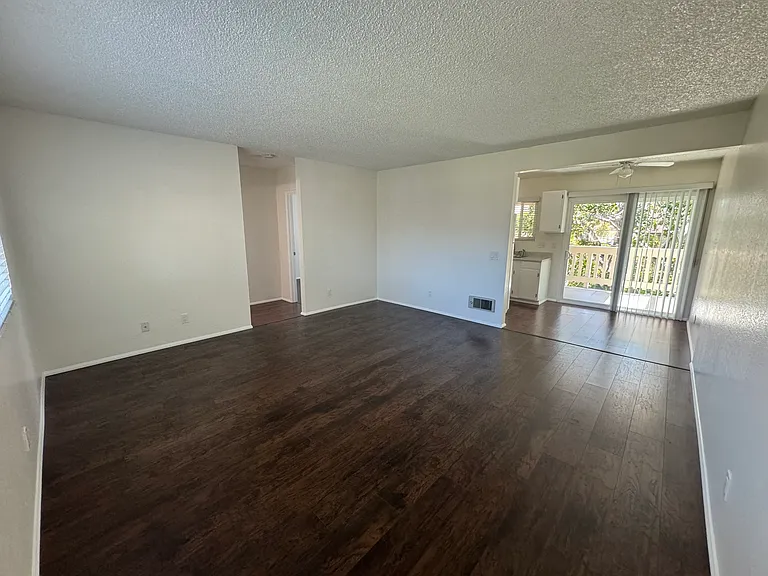 Magnolia Manor — Photo 11