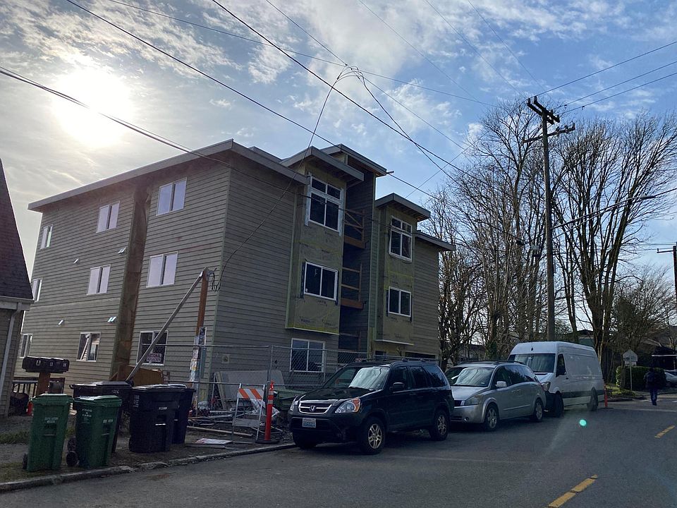 1st image of 401-5200 22nd Ave NE #401