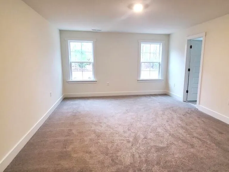 6915 Doddridge Ln — Photo 10