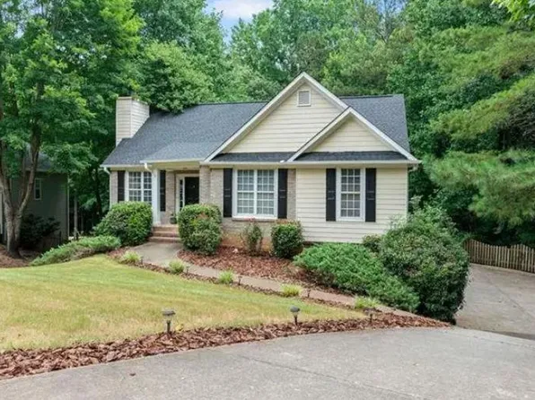 1889 Gray Gables Way NE, Buford, GA 30519