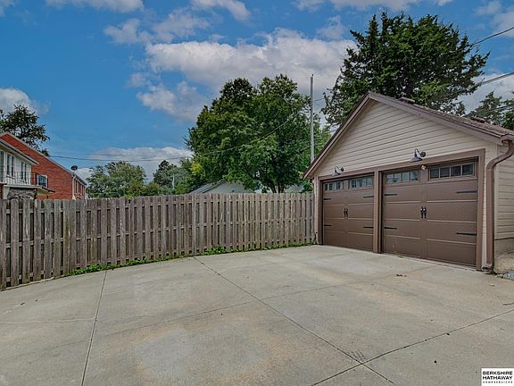 2nd image of 312 S 50th Ave