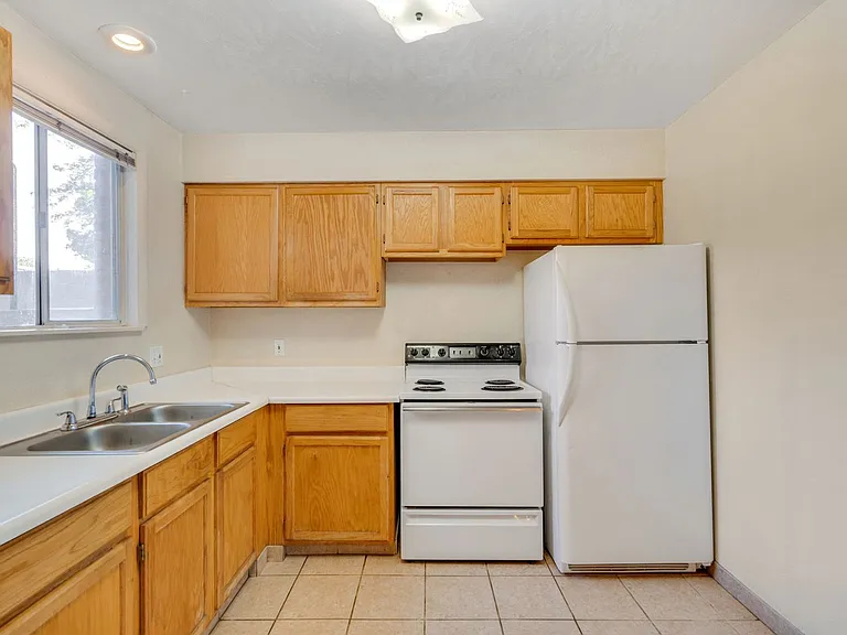 2108 Applewood Rd — Photo 23