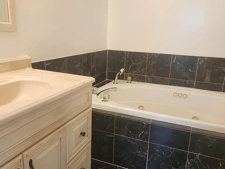 114 Emory Woods Ct — Photo 15