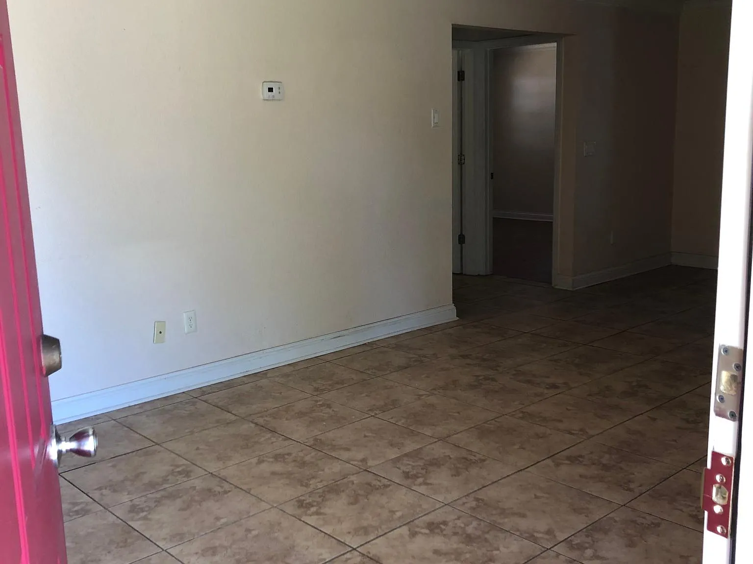 2 bed, 770 sqft, $1,600 — Photo 3