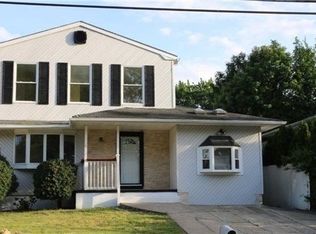 122 Farner Ave, Selden, NY 11784