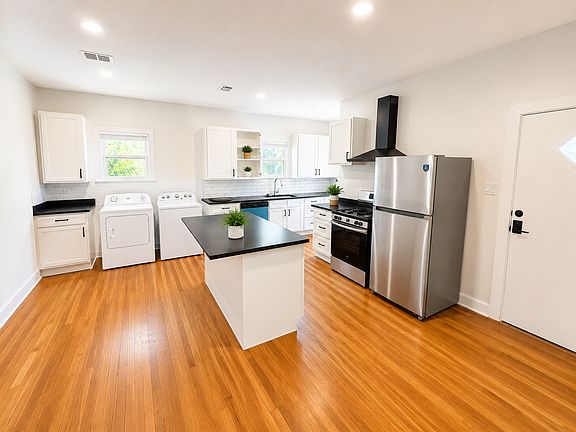 5th image of 3252 S University Dr