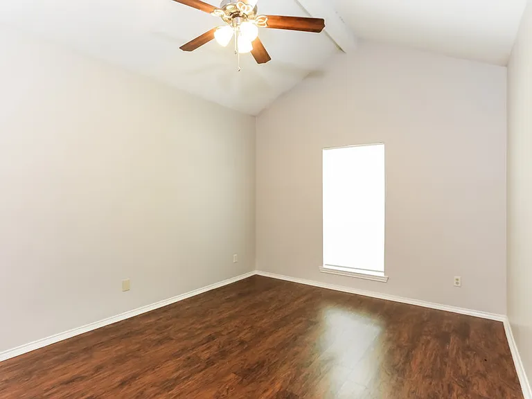 704 Brookhaven Dr — Photo 9