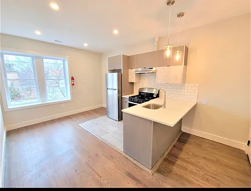 535 Hawthorne Ave #203 Photo 1