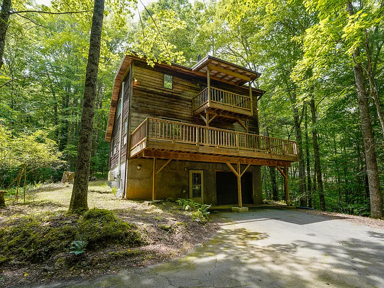 480 Wingfield Way — Photo 1