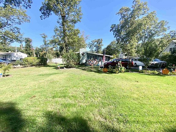 4th image of 305 E Oakbourne Ave