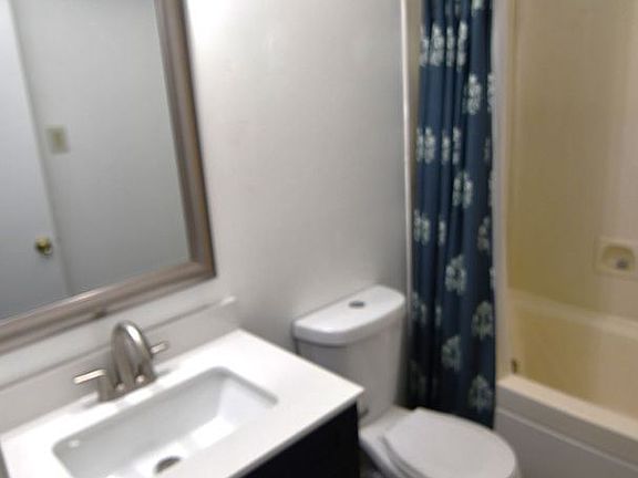 4th image of 1795A Boulevard De Province