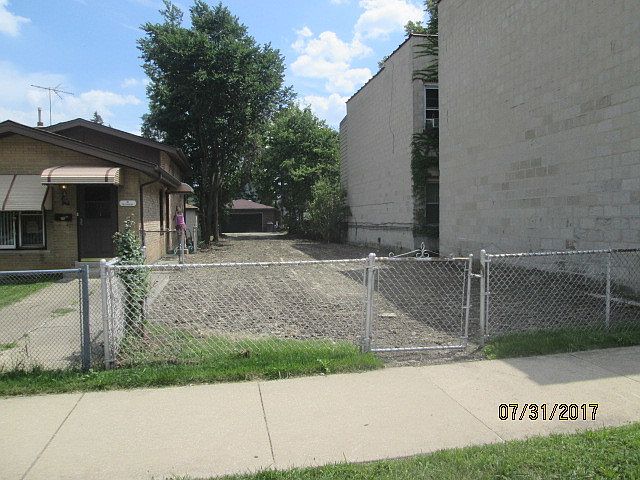 2nd image of 4111 Joliet Ave
