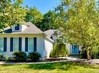 7915 Bainbrook Dr, Chagrin Falls, OH 44023