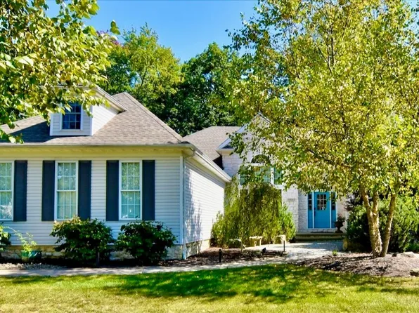 7915 Bainbrook Dr, Chagrin Falls, OH 44023