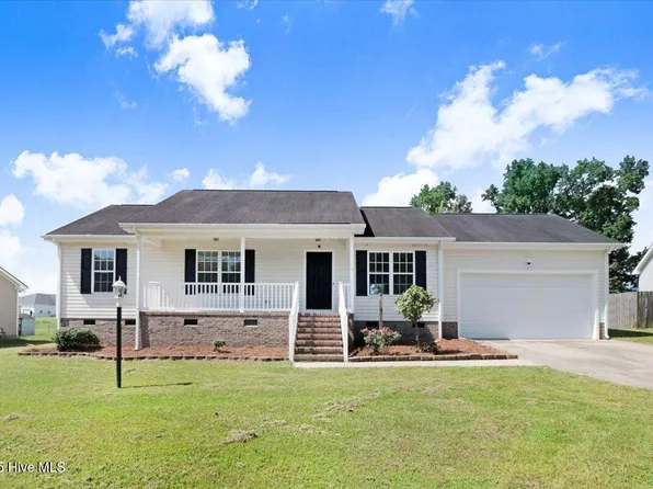 207 Starcrest Drive, Pikeville, NC 27863