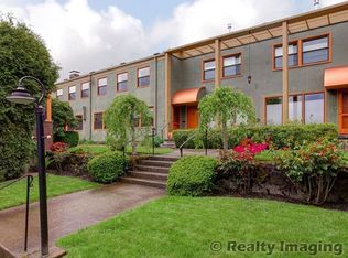 2025 SE Caruthers St APT 11, Portland, OR 97214