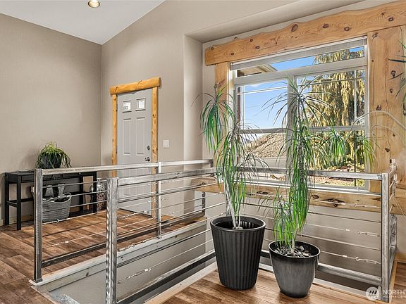 4th image of 3765 Lovell Road