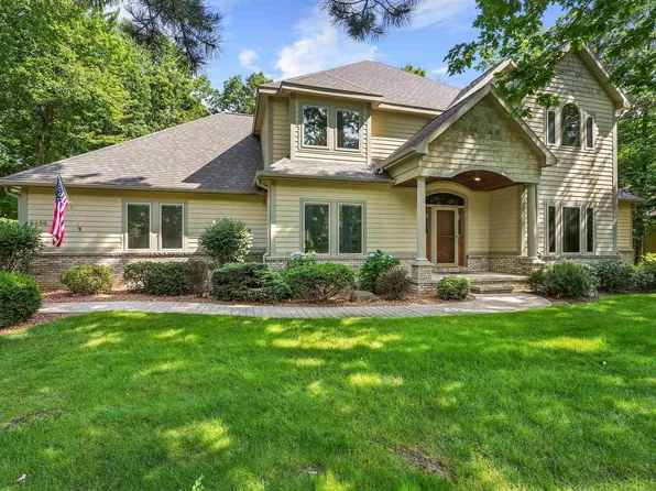 3430 Autumn Leaf Dr, Traverse City, MI 49686