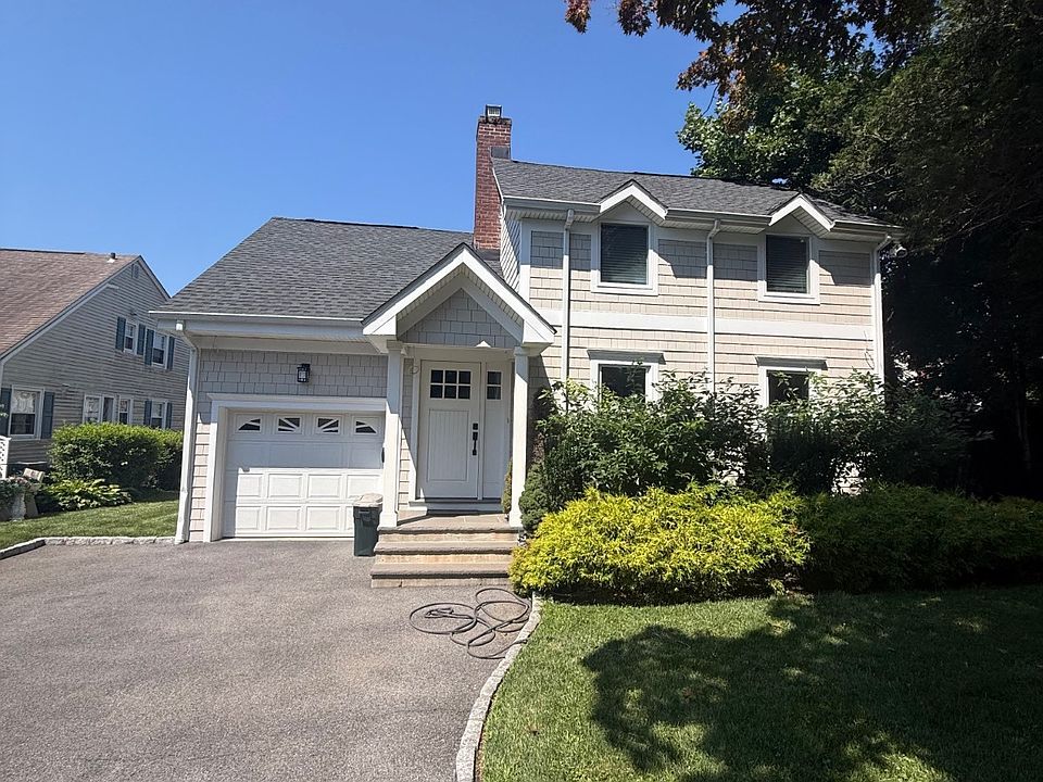 1st image of 19 Lorraine Dr