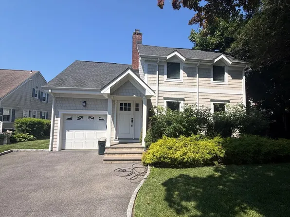 19 Lorraine Dr, Eastchester, NY 10709