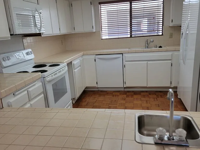 6960 Hyde Park Dr #17 — Photo 4