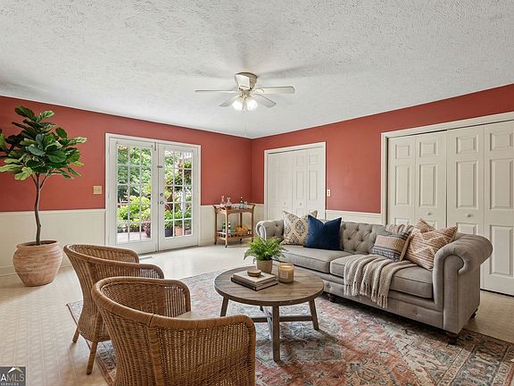 2nd image of 783 Pine Ridge Dr