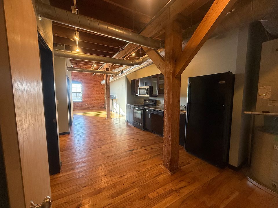 Unit 324 available March 2026 (Photo of similar unit, same floor plan; finishes, fixtures, ceiling, etc., may vary.)