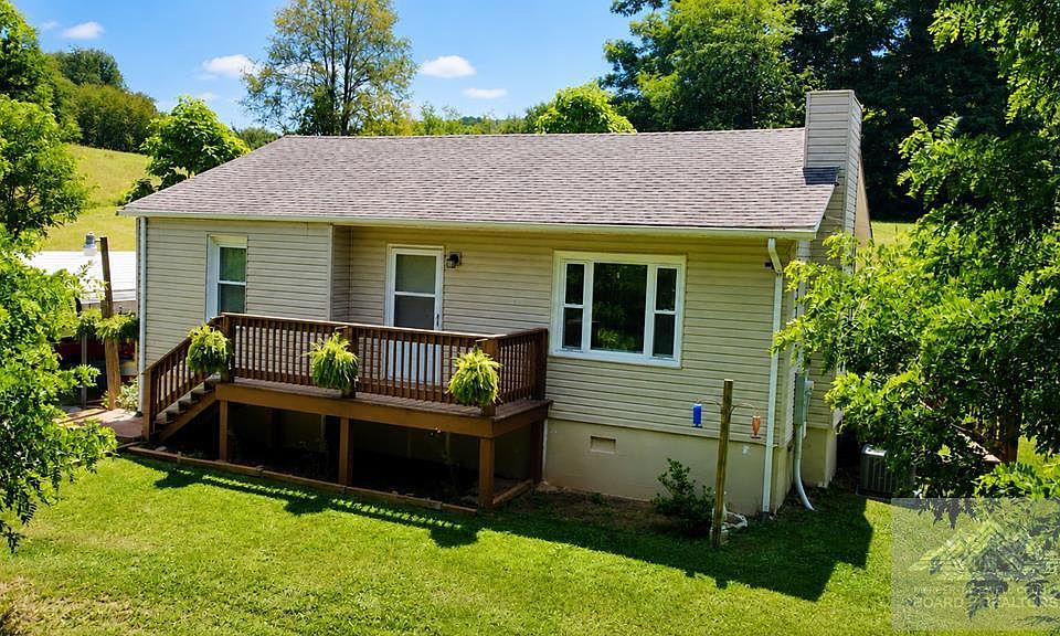 1st image of 39 Rosewood Dr