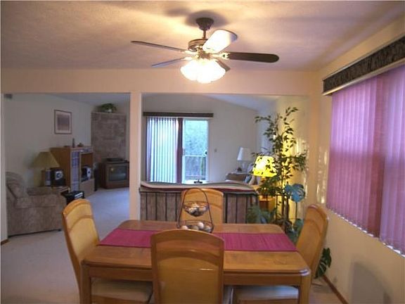 5th image of 29 Hickory Manor Dr