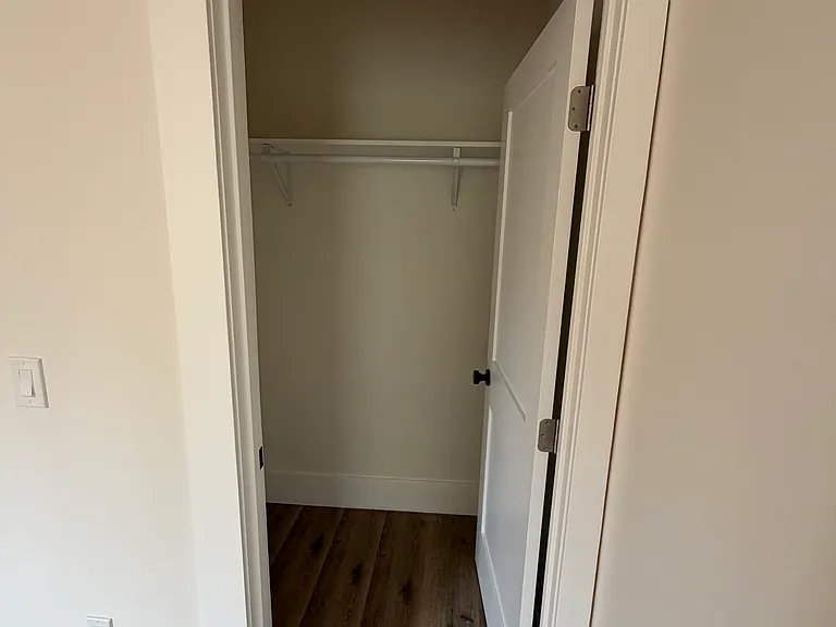 424 E Walnut St — Photo 7