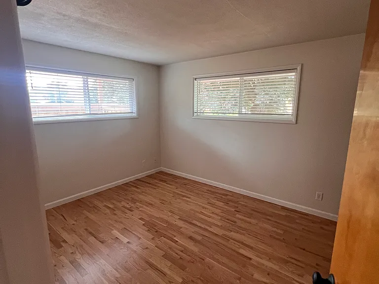 2585 Jasmine St — Photo 6